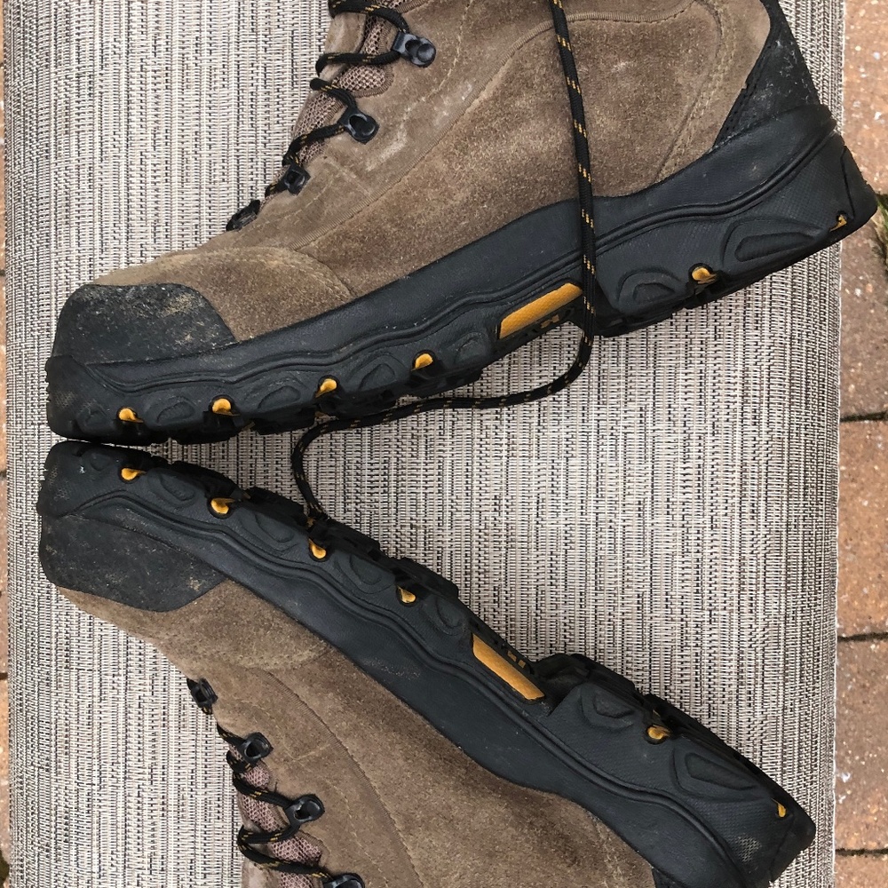 Columbia Mens Waterproof Suede Hiking Boots